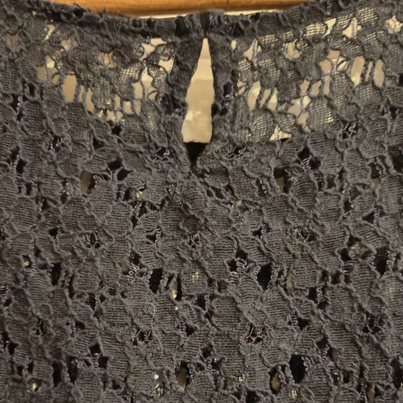 Lace Crop Top - Picture 4 of 5